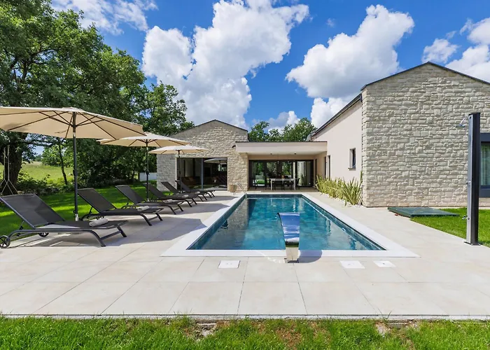 Ana By Interhome Willa Žminj